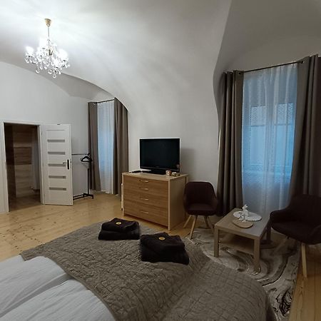 Ferienwohnung Krizkov Dom Kremnitz Exterior foto